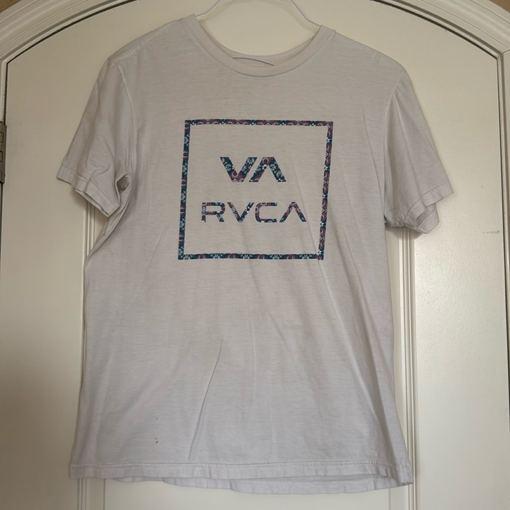 VINTAGE men’s RVCA Tee Shirt.